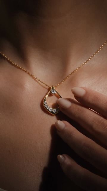 Jewelry ad: On skin