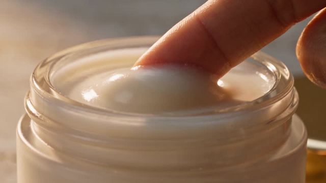 Skincare ad: Texture